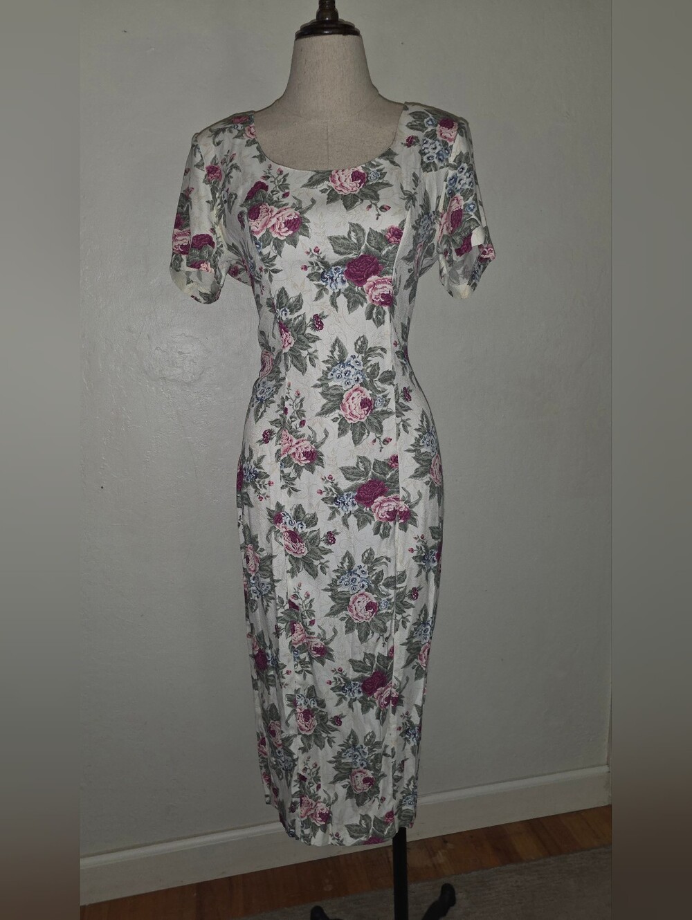 Vintage 1980s 1990s Mauve Pink White Floral Shortsleeve Midi Dress Byer Too